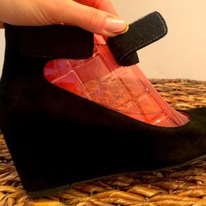 Mid heel super comfortable for daily walking/standing long hours